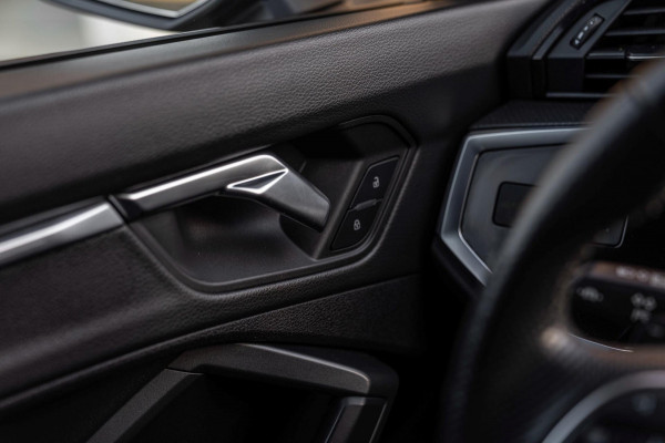 Audi Q3 45 TFSI e S Edition 245 PK 3x S-Line ACC Ambiance Black Optic Keyless Camera 19''