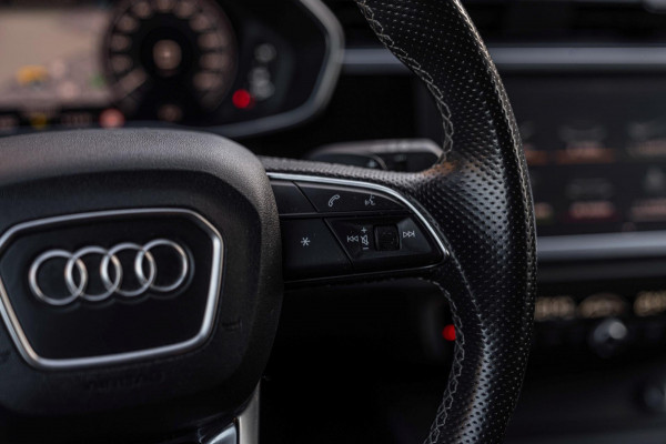 Audi Q3 45 TFSI e S Edition 245 PK 3x S-Line ACC Ambiance Black Optic Keyless Camera 19''