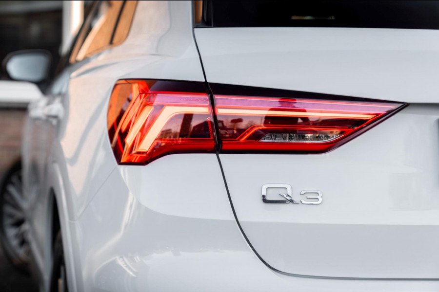 Audi Q3 45 TFSI e S Edition 245 PK 3x S-Line ACC Ambiance Black Optic Keyless Camera 19''