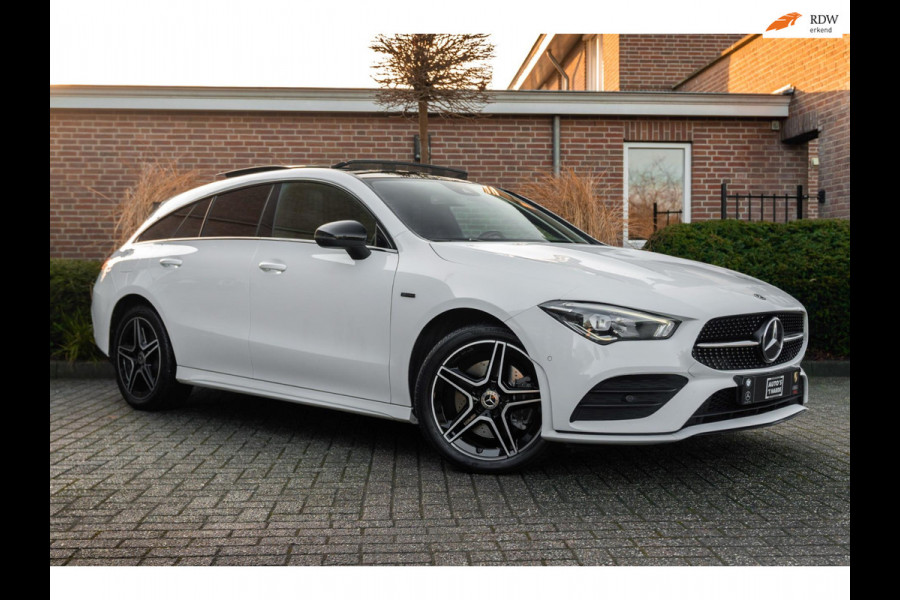 Mercedes-Benz CLA-Klasse Shooting Brake 250 e AMG Night Pakket Pano Leder Widescreen Stoelverwarming Camera 18''