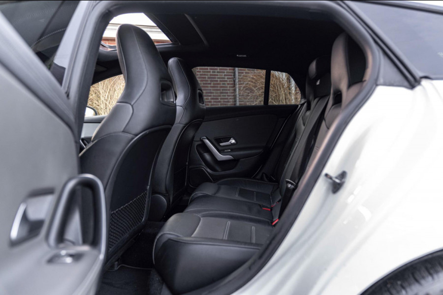 Mercedes-Benz CLA-Klasse Shooting Brake 250 e AMG Night Pakket Pano Leder Widescreen Stoelverwarming Camera 18''