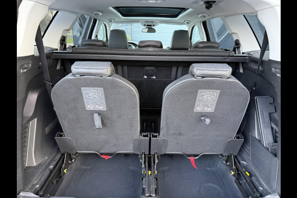 Peugeot 5008 1.2 PureTech Allure 1e Eigenaar,7 Persoons,Afn.Trekhaak,360° Camera,Pano,Apple Carplay/Android Auto,Navi,Clima,Cruise,Halfleder,N.A.P,Dealer Onderhouden,Pdc V+A,Lm velgen Extra,N.A.P,Nieuwe Apk Bij Aflevering