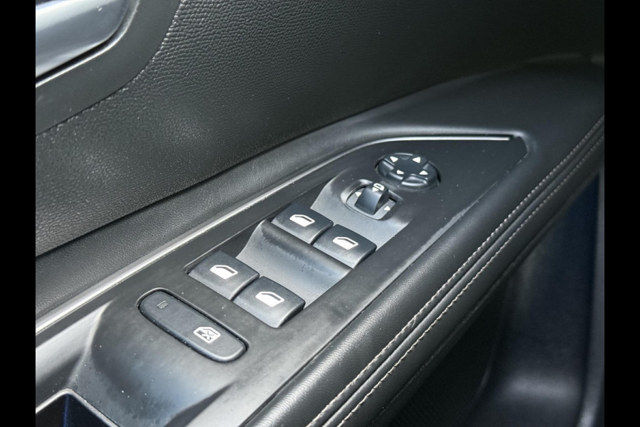 Peugeot 5008 1.2 PureTech Allure 1e Eigenaar,7 Persoons,Afn.Trekhaak,360° Camera,Pano,Apple Carplay/Android Auto,Navi,Clima,Cruise,Halfleder,N.A.P,Dealer Onderhouden,Pdc V+A,Lm velgen Extra,N.A.P,Nieuwe Apk Bij Aflevering