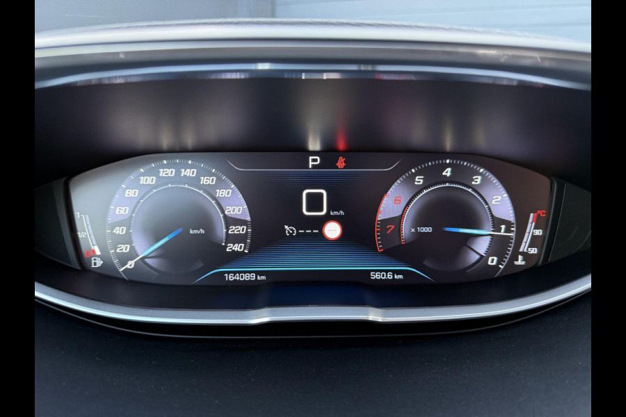 Peugeot 5008 1.2 PureTech Allure 1e Eigenaar,7 Persoons,Afn.Trekhaak,360° Camera,Pano,Apple Carplay/Android Auto,Navi,Clima,Cruise,Halfleder,N.A.P,Dealer Onderhouden,Pdc V+A,Lm velgen Extra,N.A.P,Nieuwe Apk Bij Aflevering