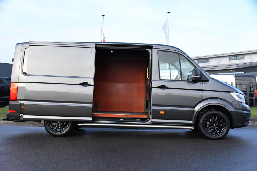 Volkswagen Crafter 2.0 TDI L3H2 Highline PB Edition Adaptieve Cruise, Camera, Carplay, LED, 177pk, Automaat, Voorruit verwarming, Sensoren, Trekhaak, Uniek!