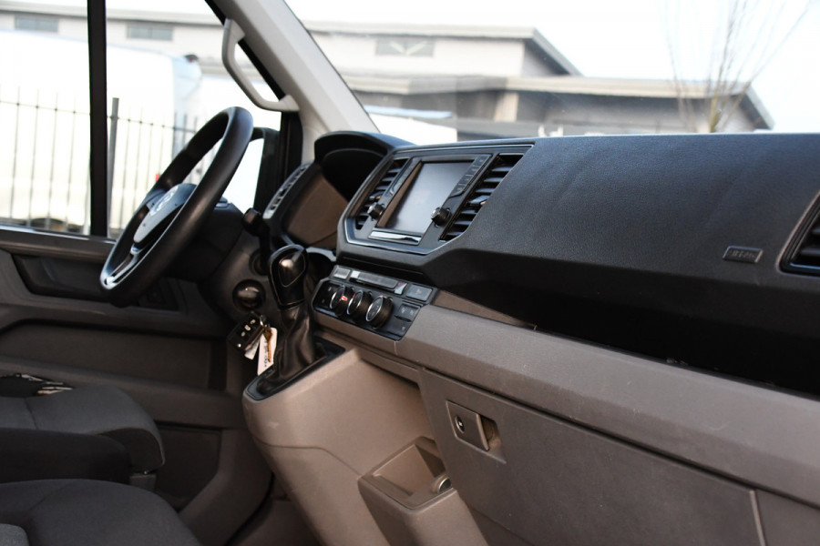 Volkswagen Crafter 2.0 TDI L3H2 Highline PB Edition Adaptieve Cruise, Camera, Carplay, LED, 177pk, Automaat, Voorruit verwarming, Sensoren, Trekhaak, Uniek!