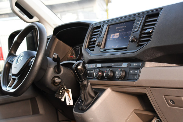 Volkswagen Crafter 2.0 TDI L3H2 Highline PB Edition Adaptieve Cruise, Camera, Carplay, LED, 177pk, Automaat, Voorruit verwarming, Sensoren, Trekhaak, Uniek!