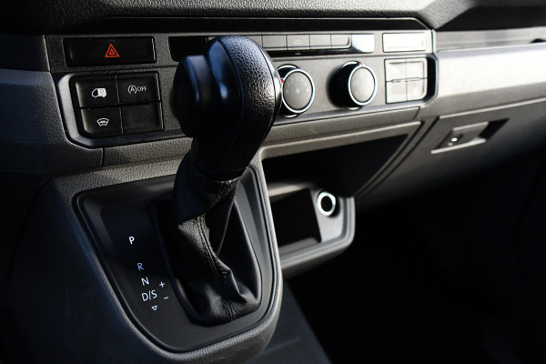 Volkswagen Crafter 2.0 TDI L3H2 Highline PB Edition Adaptieve Cruise, Camera, Carplay, LED, 177pk, Automaat, Voorruit verwarming, Sensoren, Trekhaak, Uniek!