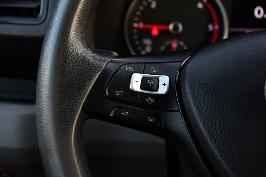 Volkswagen Crafter 2.0 TDI L3H2 Highline PB Edition Adaptieve Cruise, Camera, Carplay, LED, 177pk, Automaat, Voorruit verwarming, Sensoren, Trekhaak, Uniek!