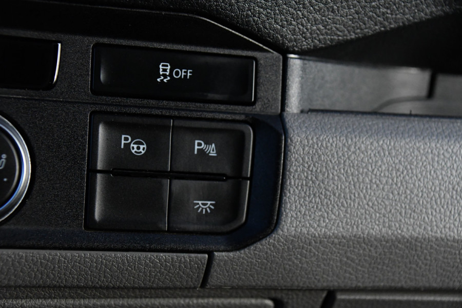 Volkswagen Crafter 2.0 TDI L3H2 Highline PB Edition Adaptieve Cruise, Camera, Carplay, LED, 177pk, Automaat, Voorruit verwarming, Sensoren, Trekhaak, Uniek!