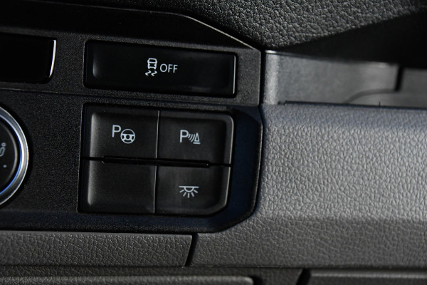 Volkswagen Crafter 2.0 TDI L3H2 Highline PB Edition Adaptieve Cruise, Camera, Carplay, LED, 177pk, Automaat, Voorruit verwarming, Sensoren, Trekhaak, Uniek!