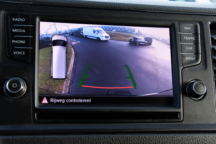 Volkswagen Crafter 2.0 TDI L3H2 Highline PB Edition Adaptieve Cruise, Camera, Carplay, LED, 177pk, Automaat, Voorruit verwarming, Sensoren, Trekhaak, Uniek!
