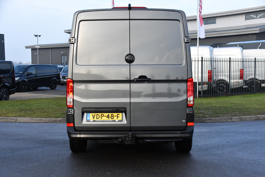 Volkswagen Crafter 2.0 TDI L3H2 Highline PB Edition Adaptieve Cruise, Camera, Carplay, LED, 177pk, Automaat, Voorruit verwarming, Sensoren, Trekhaak, Uniek!