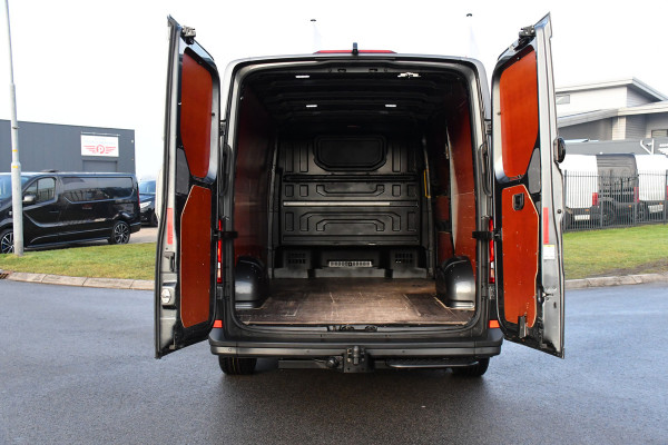 Volkswagen Crafter 2.0 TDI L3H2 Highline PB Edition Adaptieve Cruise, Camera, Carplay, LED, 177pk, Automaat, Voorruit verwarming, Sensoren, Trekhaak, Uniek!