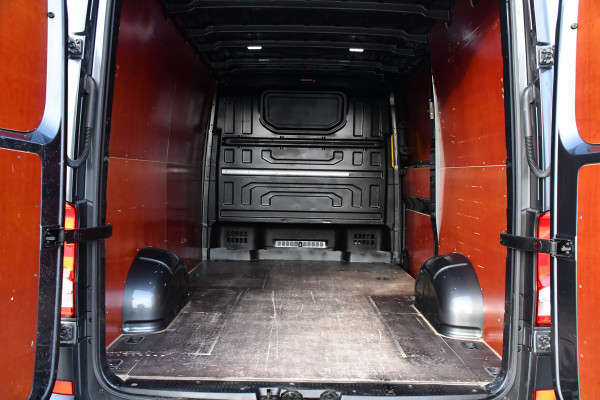 Volkswagen Crafter 2.0 TDI L3H2 Highline PB Edition Adaptieve Cruise, Camera, Carplay, LED, 177pk, Automaat, Voorruit verwarming, Sensoren, Trekhaak, Uniek!