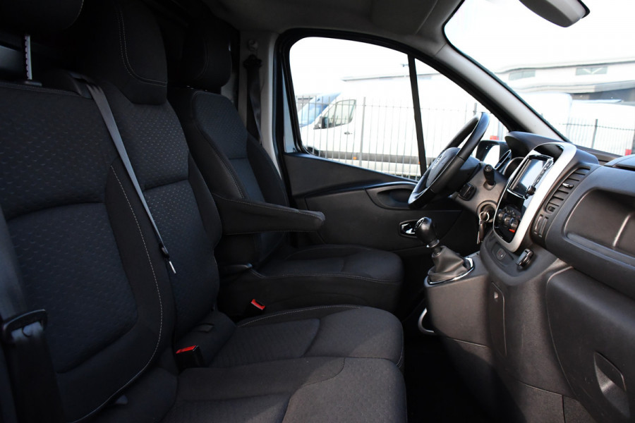 Opel Vivaro 1.6 CDTI L2H1 Sport Black Edition Camera, Cruise, 125pk, Multimedia, Trekhaak, LED, Sensoren, Trekhaak, Uniek!