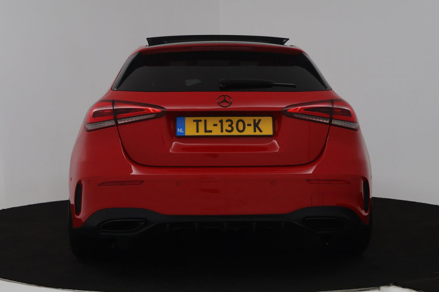 Mercedes-Benz A-Klasse 200 Business Solution AMG (PANORAMADAK, ACHTERUITRIJCAMERA, STOELVERWARMING, NAVIGATIE, PARKEERSENSOREN)
