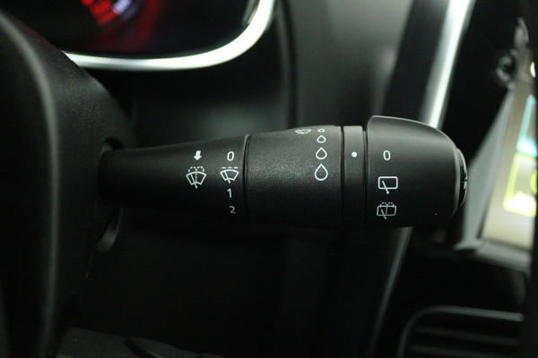 Renault Clio Estate 0.9 TCe Limited (TREKHAAK, NAVIGATIE, CAMERA, PARKEERSENSOREN, BLUETOOTH, CRUISE CONTROL)