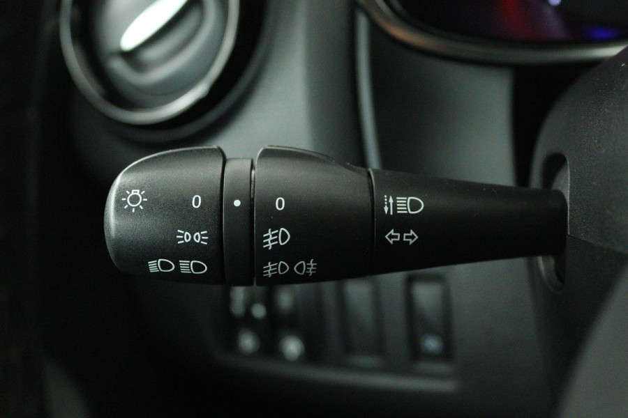 Renault Clio Estate 0.9 TCe Limited (TREKHAAK, NAVIGATIE, CAMERA, PARKEERSENSOREN, BLUETOOTH, CRUISE CONTROL)