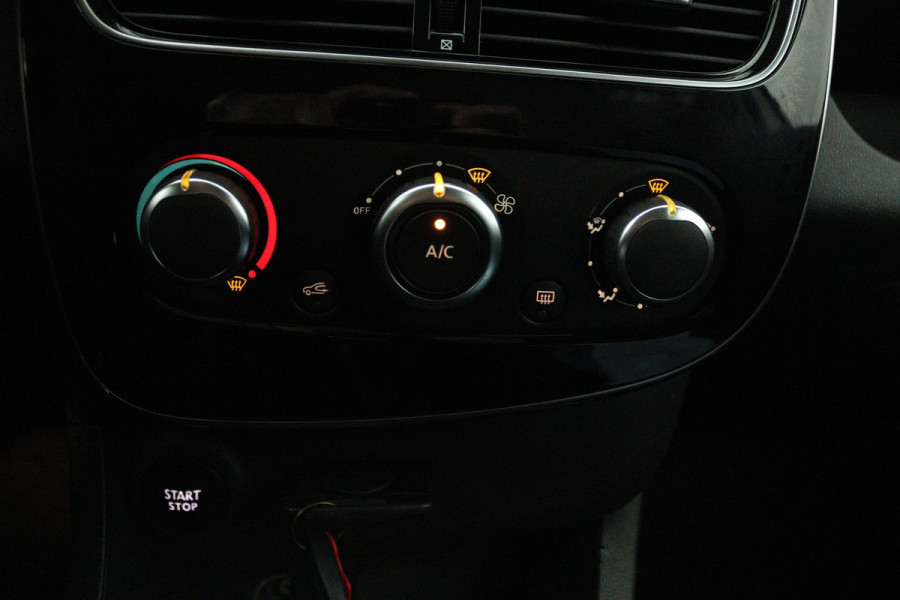 Renault Clio Estate 0.9 TCe Limited (TREKHAAK, NAVIGATIE, CAMERA, PARKEERSENSOREN, BLUETOOTH, CRUISE CONTROL)