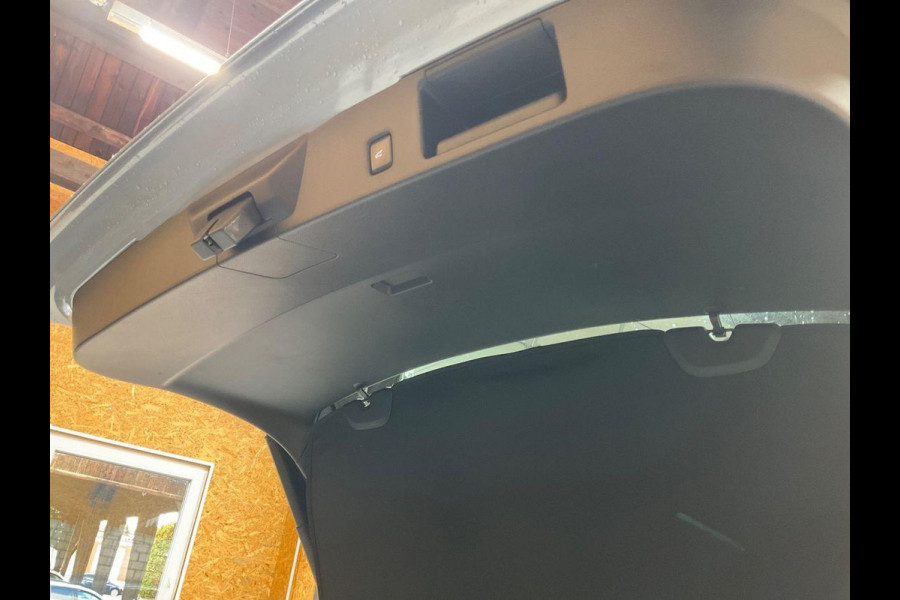 Ford Kuga 2.5 PHEV ST-Line | Panoramadak | Adaptive cruise control | Winter Pack | Elektrische achterklep | Achteruitrijcamera | Dodehoeksensoren | Head up Display