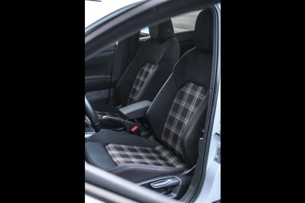 Volkswagen Polo 2.0 TSI GTI *Pano*DCC*Led*Camera*Keyless*