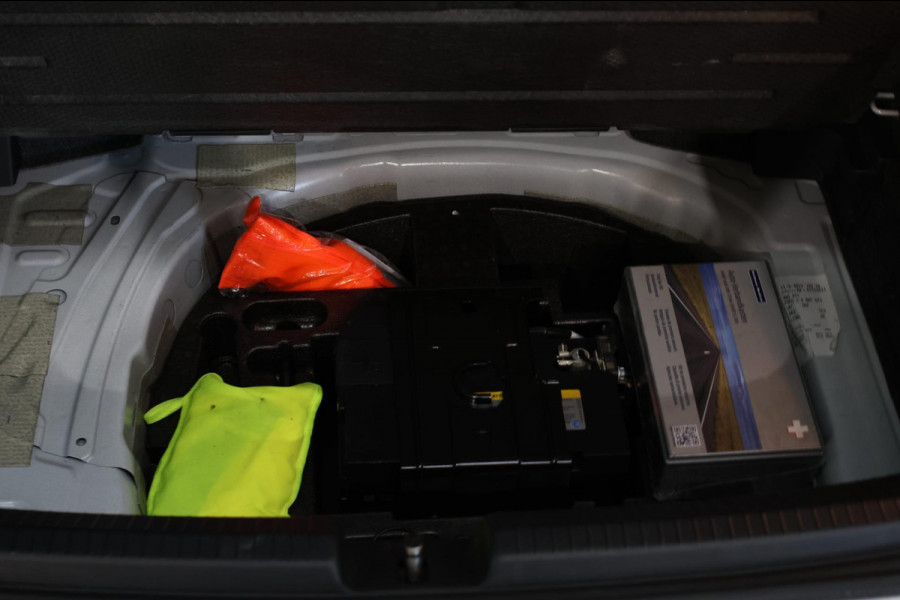 Volkswagen Polo 2.0 TSI GTI *Pano*DCC*Led*Camera*Keyless*