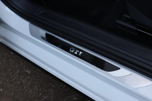 Volkswagen Polo 2.0 TSI GTI *Pano*DCC*Led*Camera*Keyless*