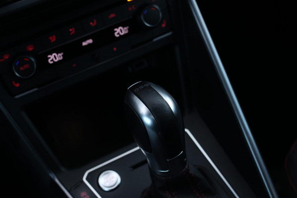 Volkswagen Polo 2.0 TSI GTI *Pano*DCC*Led*Camera*Keyless*