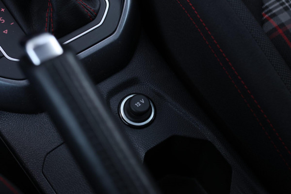 Volkswagen Polo 2.0 TSI GTI *Pano*DCC*Led*Camera*Keyless*