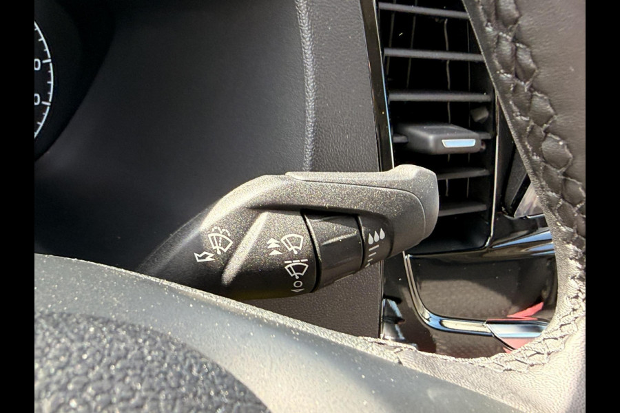 Ford Transit 350 2.0 TDCI L4H3 Trend RWD | 130pk | Navigatiesysteem SYNC4 | Stoelverwarming  | Elektrisch inklapbare buitenspiegels | Elektrisch verstelbare bestuurdersstoel | Passagiersairbag | Allweather banden | Laadruimte beschermingspakket | 150 watt/230V aansluitpunt tussen voorstoelen | Handmatige regeneratie roetfilter | Reservewiel | Centrale dubbele vergrendeling | LED Downlighter