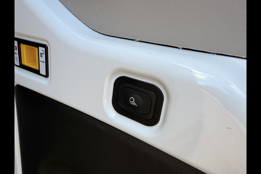 Ford Transit 350 2.0 TDCI L4H3 Trend RWD | 130pk | Navigatiesysteem SYNC4 | Stoelverwarming  | Elektrisch inklapbare buitenspiegels | Elektrisch verstelbare bestuurdersstoel | Passagiersairbag | Allweather banden | Laadruimte beschermingspakket | 150 watt/230V aansluitpunt tussen voorstoelen | Handmatige regeneratie roetfilter | Reservewiel | Centrale dubbele vergrendeling | LED Downlighter