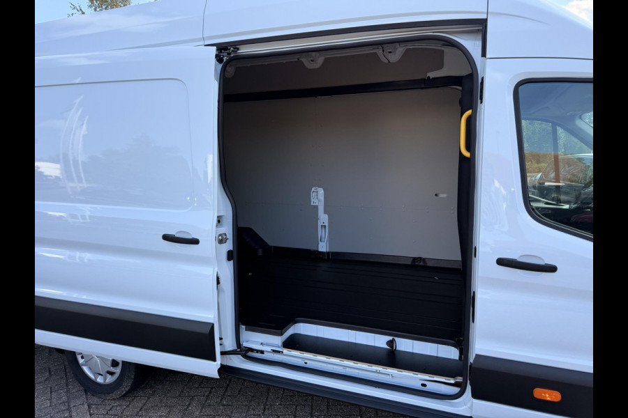 Ford Transit 350 2.0 TDCI L4H3 Trend RWD | 130pk | Navigatiesysteem SYNC4 | Stoelverwarming  | Elektrisch inklapbare buitenspiegels | Elektrisch verstelbare bestuurdersstoel | Passagiersairbag | Allweather banden | Laadruimte beschermingspakket | 150 watt/230V aansluitpunt tussen voorstoelen | Handmatige regeneratie roetfilter | Reservewiel | Centrale dubbele vergrendeling | LED Downlighter