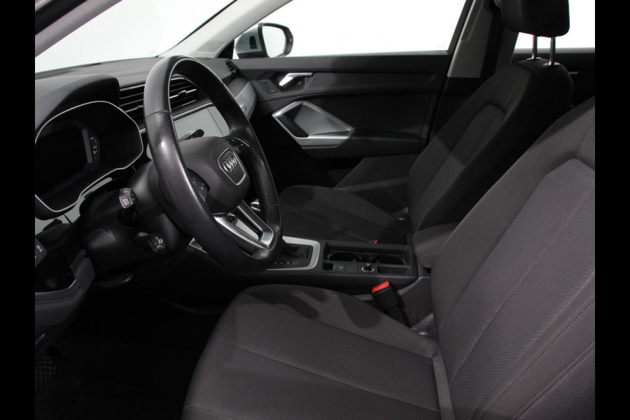 Audi Q3 Sportback 45 TFSI Attitude Plus PHEV 245 PK | Climatronic | Adaptive Cruise control | PDC V + A | Navigatie | Elektrische Kofferbak | Lichtmetalen Velgen