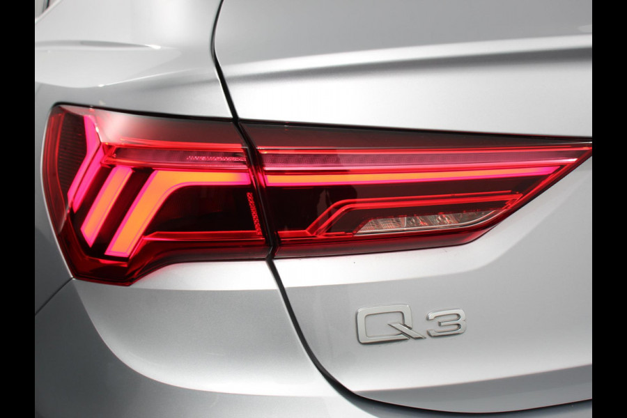 Audi Q3 Sportback 45 TFSI Attitude Plus PHEV 245 PK | Climatronic | Adaptive Cruise control | PDC V + A | Navigatie | Elektrische Kofferbak | Lichtmetalen Velgen
