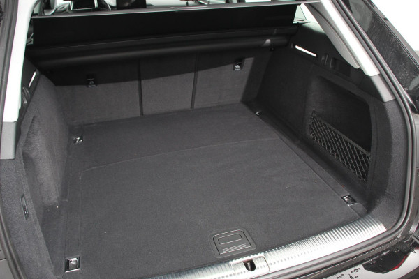 Audi A4 Avant 40 TFSI Advanced Prestige Plus Navigatie Adaptive Cruise Control Lane Assist Stoelverwarming Elektrische Achterklep