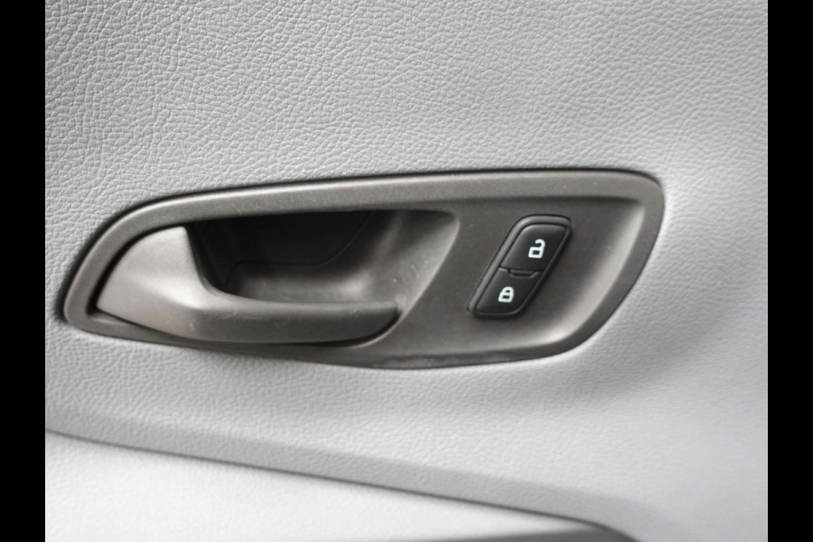 Ford Transit 130pk L3H2 Dubbele Cabine 6-Zits Airco Cruise control Trekhaak Imperiaal Euro6