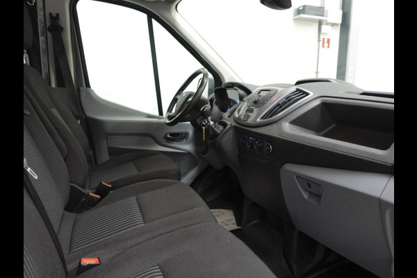 Ford Transit 130pk L3H2 Dubbele Cabine 6-Zits Airco Cruise control Trekhaak Imperiaal Euro6