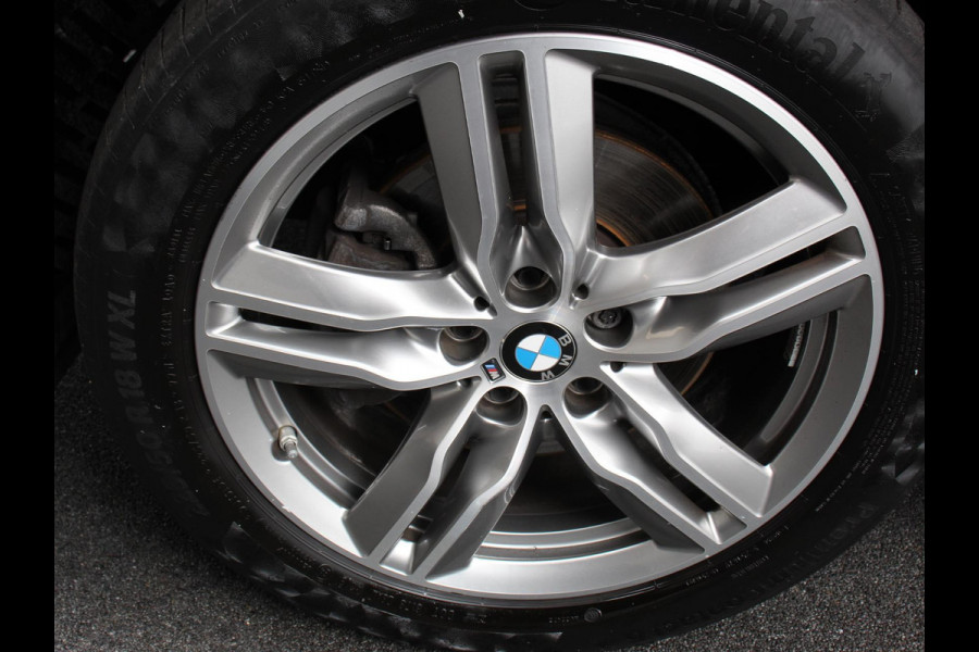 BMW X1 sDrive18i Automaat M-Sport | Navigatie | Cruise Control | Stoelverwarming  | Elektrische achterklep | Climate Control | Lichtmetalen velgen