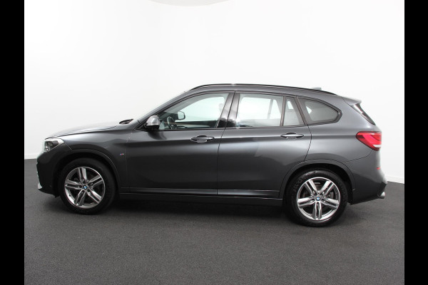BMW X1 sDrive18i Automaat M-Sport | Navigatie | Cruise Control | Stoelverwarming  | Elektrische achterklep | Climate Control | Lichtmetalen velgen