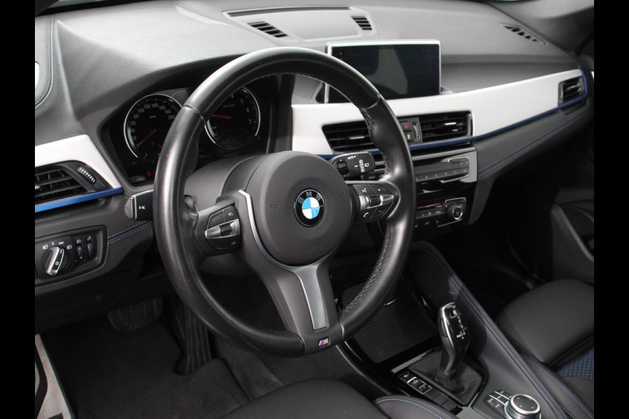 BMW X1 sDrive18i Automaat M-Sport | Navigatie | Cruise Control | Stoelverwarming  | Elektrische achterklep | Climate Control | Lichtmetalen velgen