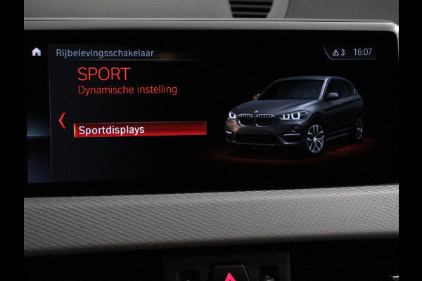 BMW X1 sDrive18i Automaat M-Sport | Navigatie | Cruise Control | Stoelverwarming  | Elektrische achterklep | Climate Control | Lichtmetalen velgen
