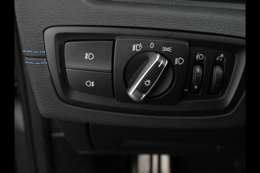 BMW X1 sDrive18i Automaat M-Sport | Navigatie | Cruise Control | Stoelverwarming  | Elektrische achterklep | Climate Control | Lichtmetalen velgen