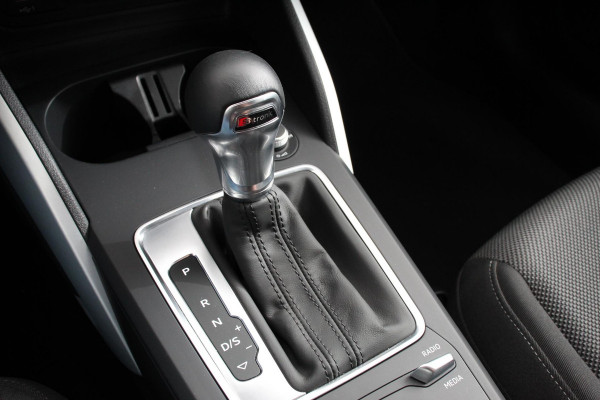 Audi Q2 35 TFSI 150pk Automaat Sport Prestige Plus Audi Q2 35 TFSI 150pk S-Tronic Sport Prestige Plus | Navigatie | Apple Carplay / Android Auto | Climate Control | Adaptive Cruise Control | Dab | Stoelverwarming | LMV 17"