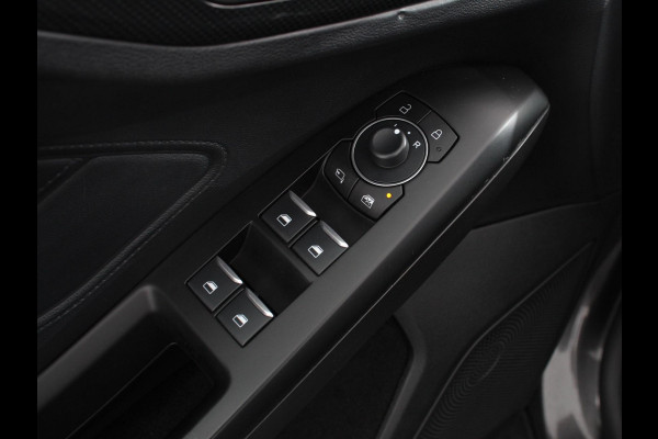 Ford Focus 1.0 125 PK Hybrid ST Line Groot Scherm! Navigatie Climate Control Led Dab Camera Parkeer sensoren Cruise Control Lichtmetalen velgen Prijs Incl. BOVAG Garantie