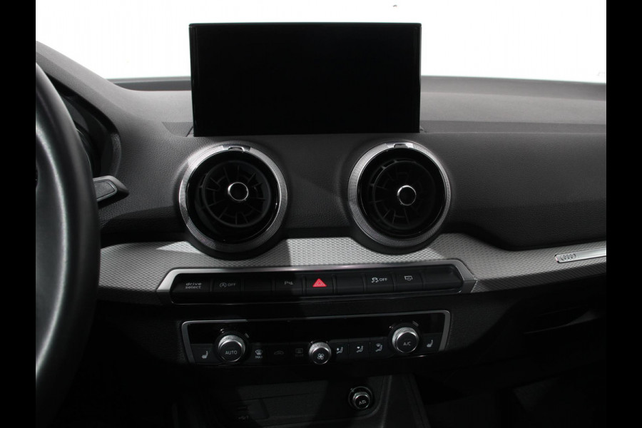 Audi Q2 35 TFSI 150pk Automaat S Edition | Navigatie | Camera | Adaptive Cruise Control | LED Matrix | Elektrische Achterklep | Keyless Entry |