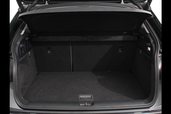 Audi Q2 35 TFSI 150pk Automaat S Edition | Navigatie | Camera | Adaptive Cruise Control | LED Matrix | Elektrische Achterklep | Keyless Entry |