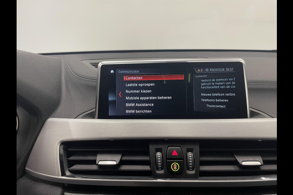 BMW X2 xDrive25e High Executive Sportline Panoramadak Groot Navi carplay/android Sportstoelen stoelverwarming parkeersensoren Voor+Achter Donkere hemel