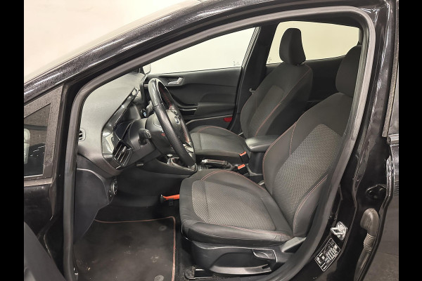 Ford Fiesta 1.0 EcoBoost ST-Line 125PK 6V Navigatie Full LED Carplay Parkeersensoren Cruise Control Stoel+Stuurverwarming Climate Control Privacy Glass 17" DAB+