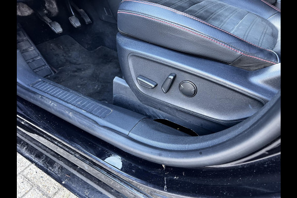 Ford Kuga 1.5 EcoBoost ST-Line X | Cruise Control | Elektrisch uitklapbare trekhaak | Achteruitrijcamera